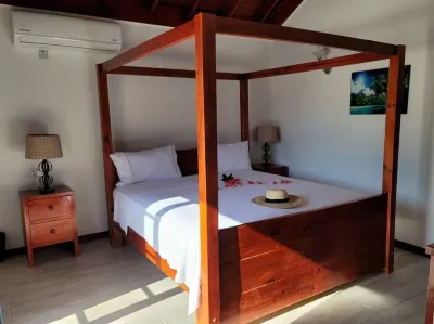 Hidden Treasure, Ocean View Villa w/ private pool. Hotel di 