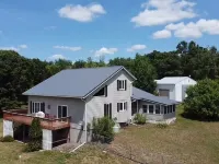 Chetek Country Home 4 bedroom/3 bathroom 4 acre property (Sleeps 15) Hoteles en Condado de Barron