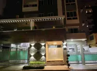 The little palace  호텔