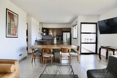 Pyramid view of Cholula! Moderno Apt c/2 BR Отели рядом с достопримечательностью «Зона археологических раскопок Чолула»