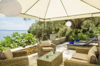 Prestige Collection | BARBATI | Beach Front Corfiot Villa & Large Private Pool Hotel a Mparmpati