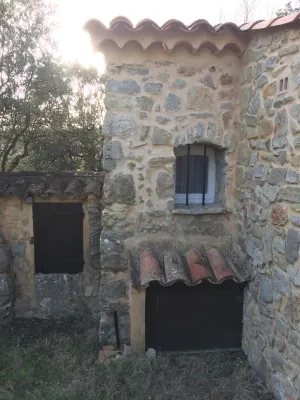 Stone bastide with swimming pool in Lorgues in the Var and a plot of 4000m2 Hotels in Lorgues