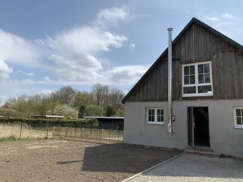 Modernes Cottage im Grünen in der Mecklenburgischen Schweiz. Hunde Willkommen Hotel a Hohen Demzin