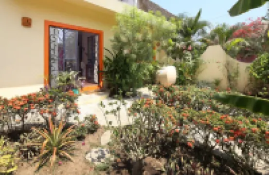 Casa Tortuga 2BR/1BA apt., private pool, patio&garden, parking.