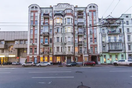 Central 1room apart with Olimpic stadium 2min Отели рядом с достопримечательностью «Андреевский спуск»