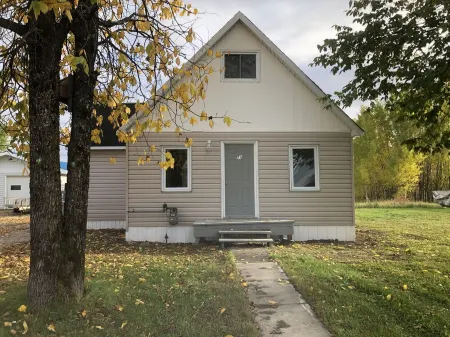 Cosy house in Smooth Rock Falls Отели в г. Cochrane District