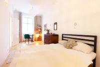 Charming, quietly located accommodation in the 14th district of Vienna (room in apartment)