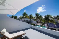 Cupecoy - Luxury 3 BR Condo - Beachfront Resort
