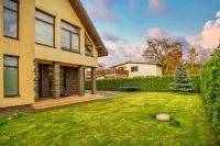 AmberVilla In a quiet place, next to the forest,near city center.Sauna with pool