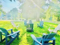 Beautiful Waterfront Cottage with Hot Tub in South Muskoka 베튠 메모리얼 하우스 내셔널 히스토릭 사이트 주변 호텔
