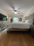 Pacifico Blu Guest House- close to beaches! Hotel in zona Tampa Clearwater Air Park