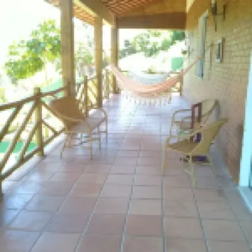 House in beautiful condominium in downtown Itaipava with beautiful view.