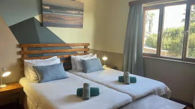 Salty Jackal Surf Camp Hotel di 