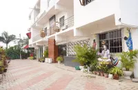 Staymaker Resort Atmosphere Hotels in Усходні Сінгхбхум