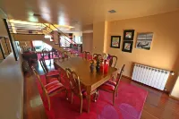 House with shared pool and garage 100 meters from the beach and overlooking the Ria