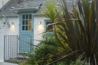 Two Bedroom Loft Apartment Overlooking St Fimbarrus Church & Its Grounds Hotels near Tremeer Farm - Yurt Glamping Holidays in Cornwall, UK