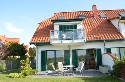 Bright, family-friendly apartment near the beach