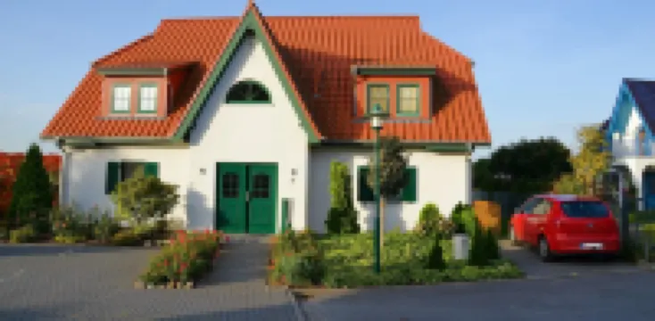 Bright, family-friendly apartment near the beach