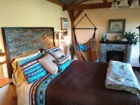 Zannabella BNB Scenic Sunrise Tiny Cabin includes gourmet breakfast