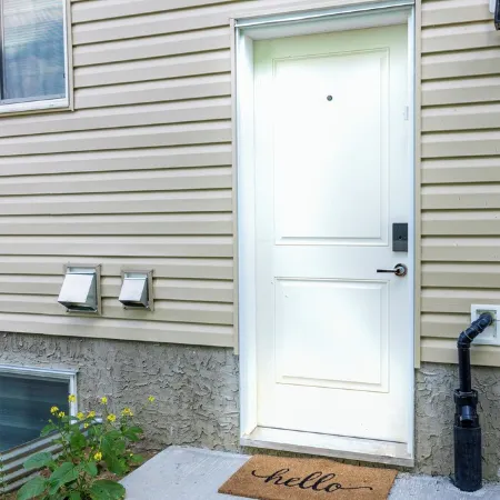Comfy 2BR Guest Suite in Leduc 12 Mins to YEG Airport