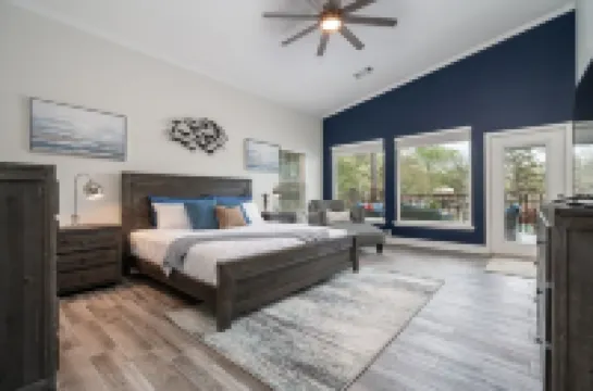 Ultimate Spacious Luxury Retreat! Boat Slip, 2 Jet Ski Slips, Kayaks, Hot Tub!