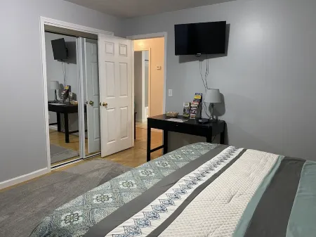 Cozy Apartment (sleeps 6)