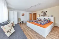 Your holiday happiness - perfect for 6-10 guests