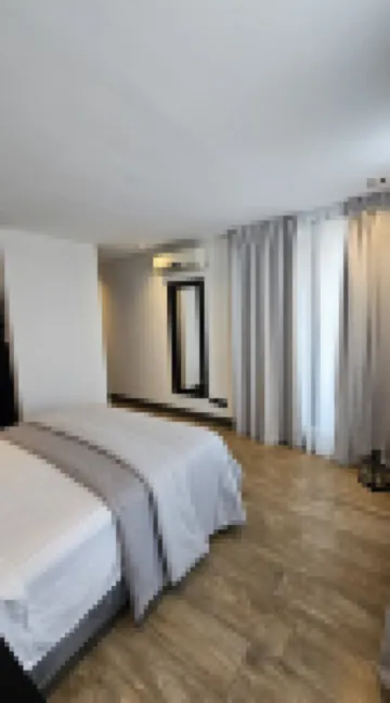 Charming 2-bedroom apartment in fabulous Mendoza close to shopping center.