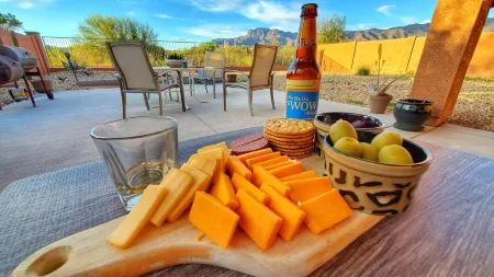 Golf and Hiking Retreat - Base of the Superstition Mountain - Sunset View