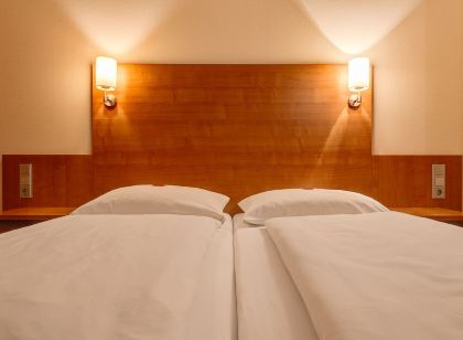 Schattmaier Segelschule Hotel Bootscharter Kressbronn Gohren Bodensee