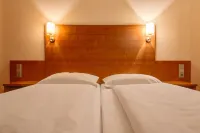 Bodensee Yachthotel Schattmaier Hôtels à : Kressbronn am Bodensee