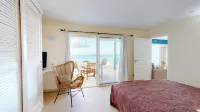 Magnificent waterfront apartment-Free breakfast