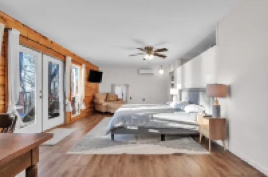 Lakefront Escape On Lake Hudson 5 Bedroom Cabin