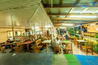 Hotel Posada Los Delfines Hotels in Carenero