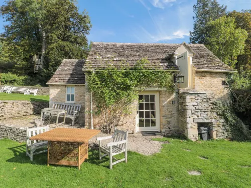 Mayfly Cottage - parking