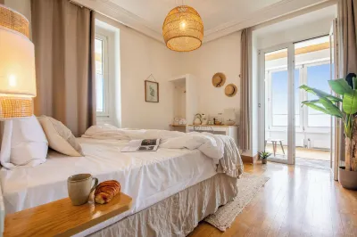 Far Out Inn โรงแรมใน