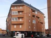 Hostal EC León - 3-Star