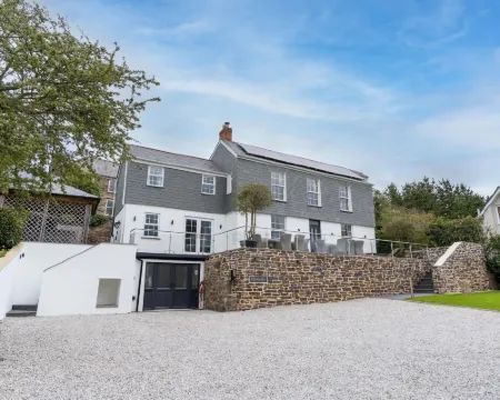 Chyvounder Hotels in Saint Agnes