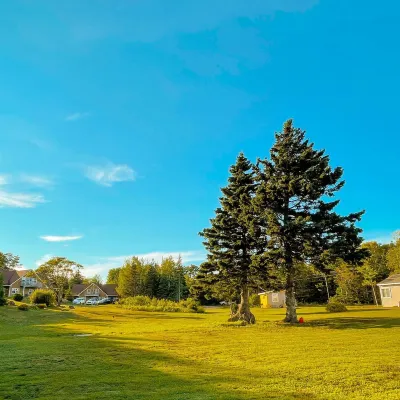 Glenghorm Beach Resort Hotels near Mica Hill Trailhead