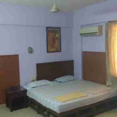 Equator Rooms