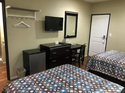Berkshire Motor Hotel Hotels near Fall Brewing Company