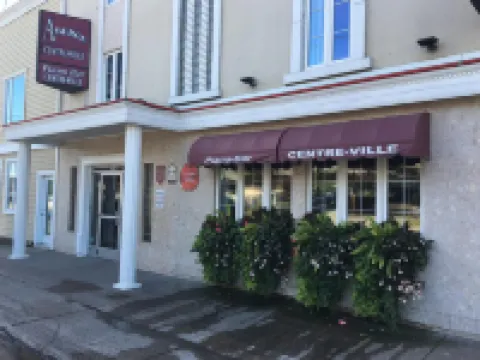 Auberge Centre Ville Hotels in Chicoutimi