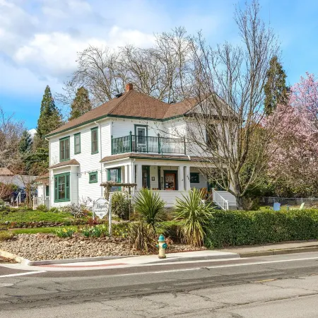 Abigail's Bed and Breakfast Inn
