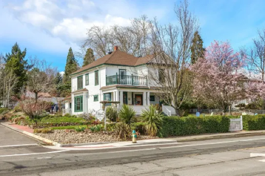 Abigail's Bed and Breakfast Inn