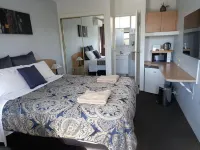 White Manor Motel فنادق في كوما