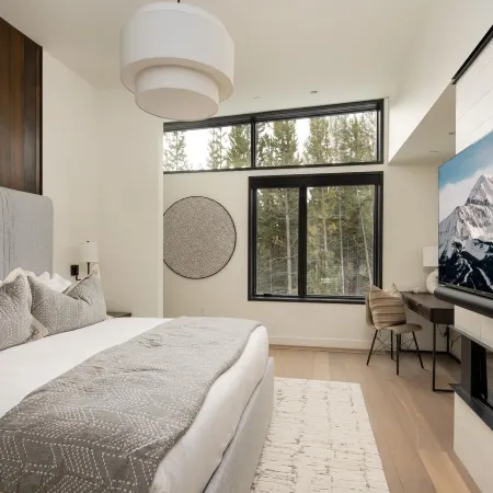 5 Thistle Way 4 Bedroom Home by Moonlight Basin Lodging