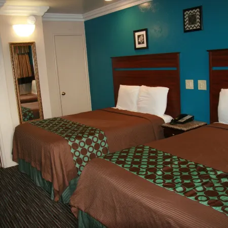 Civic Center Lodge / Lake Merritt Bart
