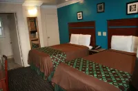 斯威克中心小屋/梅里特湖捷運飯店