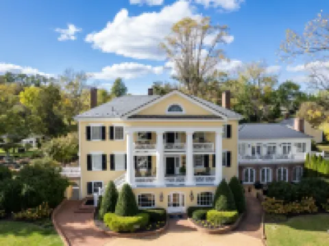 Inn at Willow Grove Hotels in Orange