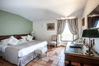 Le Clos du Buis Hotels near Sous Les Toiles de Provence